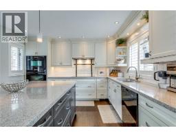 Family room - 48 Forsythe Street, Oakville, ON L6K3J7 Photo 11