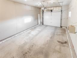 126 Woodridge Drive, Beausejour, MB R0E0C0 Photo 32