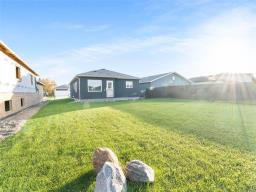 126 Woodridge Drive, Beausejour, MB R0E0C0 Photo 35