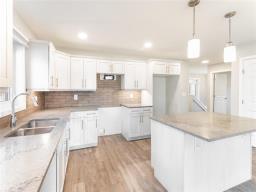 Laundry room - 126 Woodridge Drive, Beausejour, MB R0E0C0 Photo 9