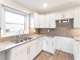 126 Woodridge Drive, Beausejour, MB R0E0C0 Photo 10