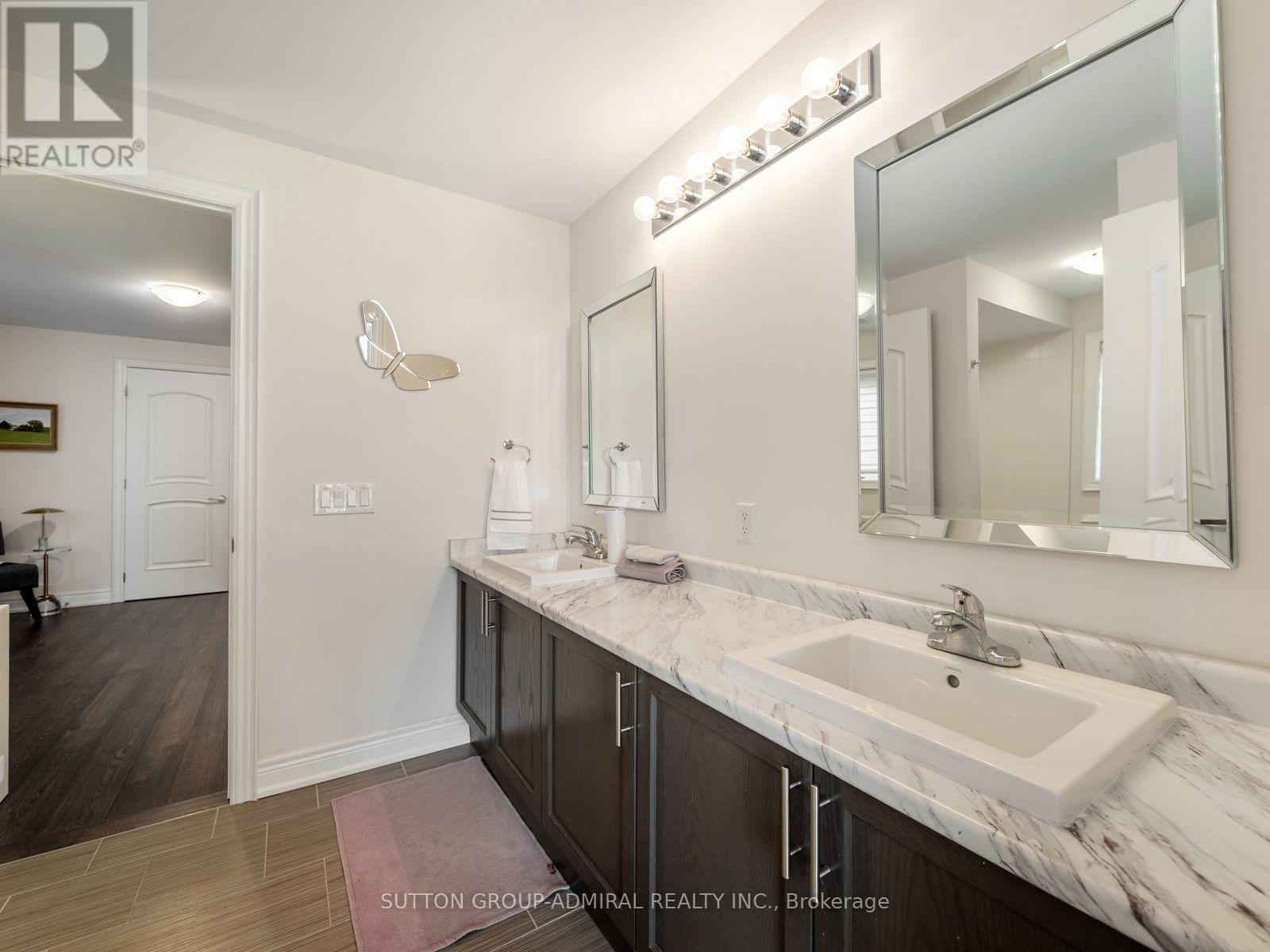 26 Blazing Star Street, East Gwillimbury, ON photo 37