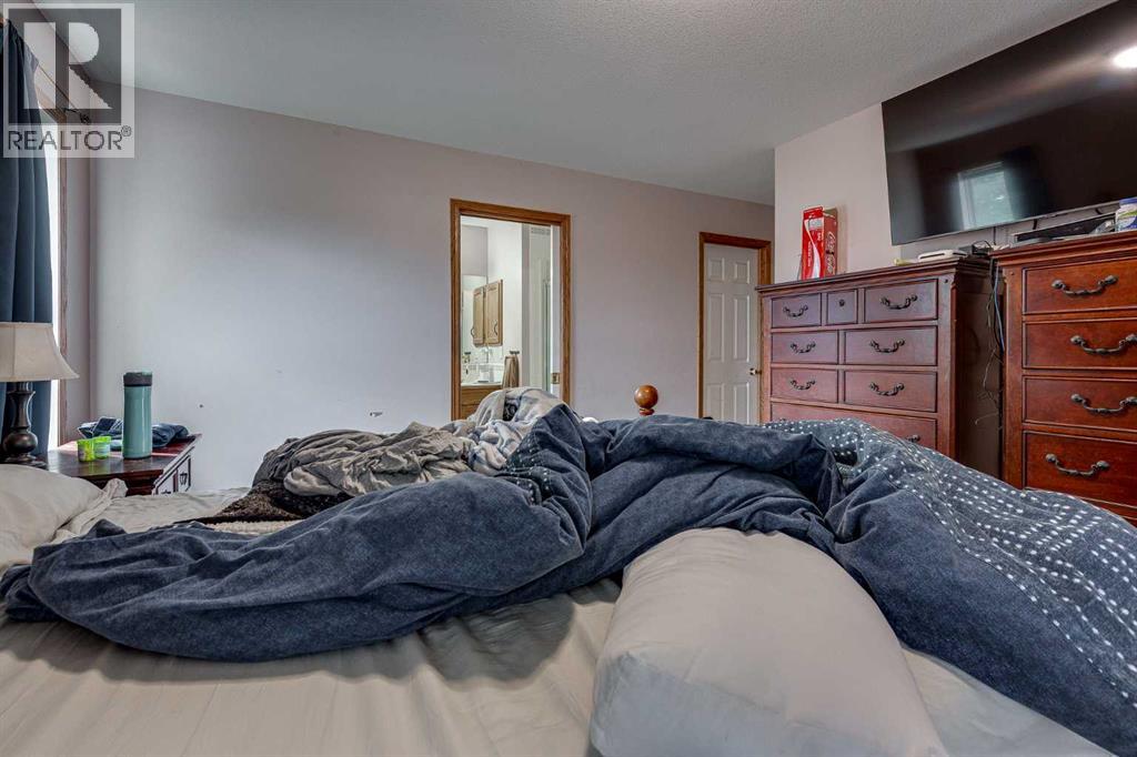 Listing photo – 13 Dumas Crescent, Red Deer