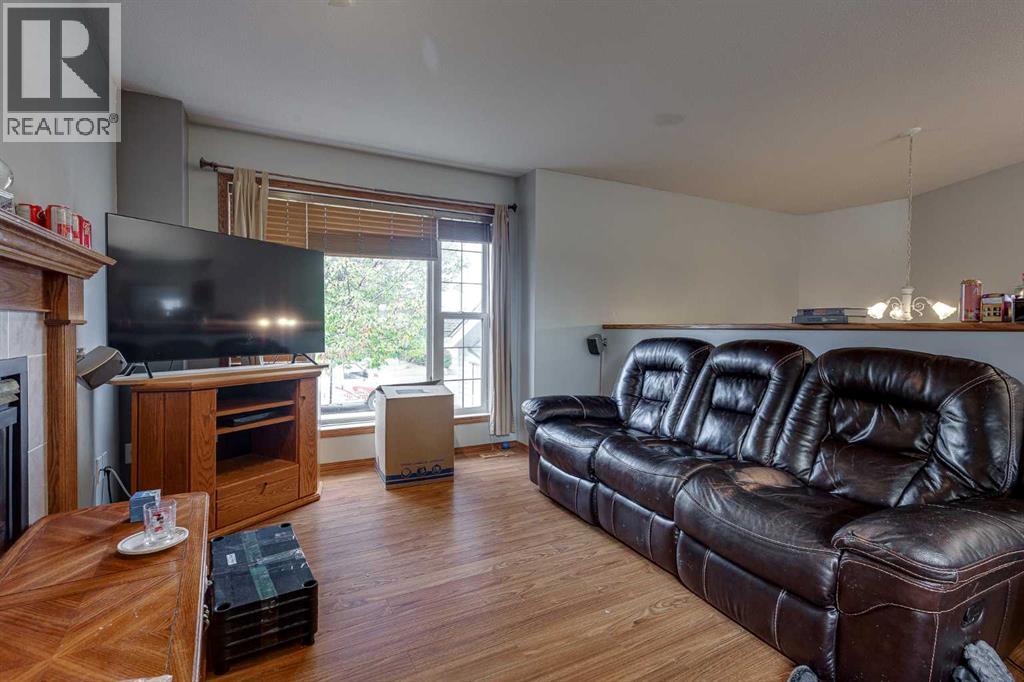 Listing photo – 13 Dumas Crescent, Red Deer