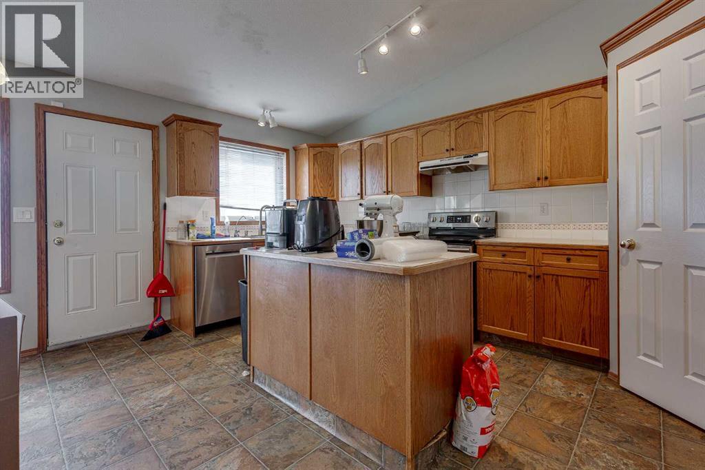 Listing photo – 13 Dumas Crescent, Red Deer