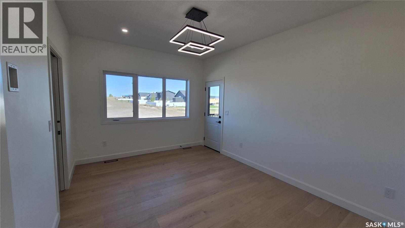 5 Aaron COURT, Pilot Butte — photo 33
