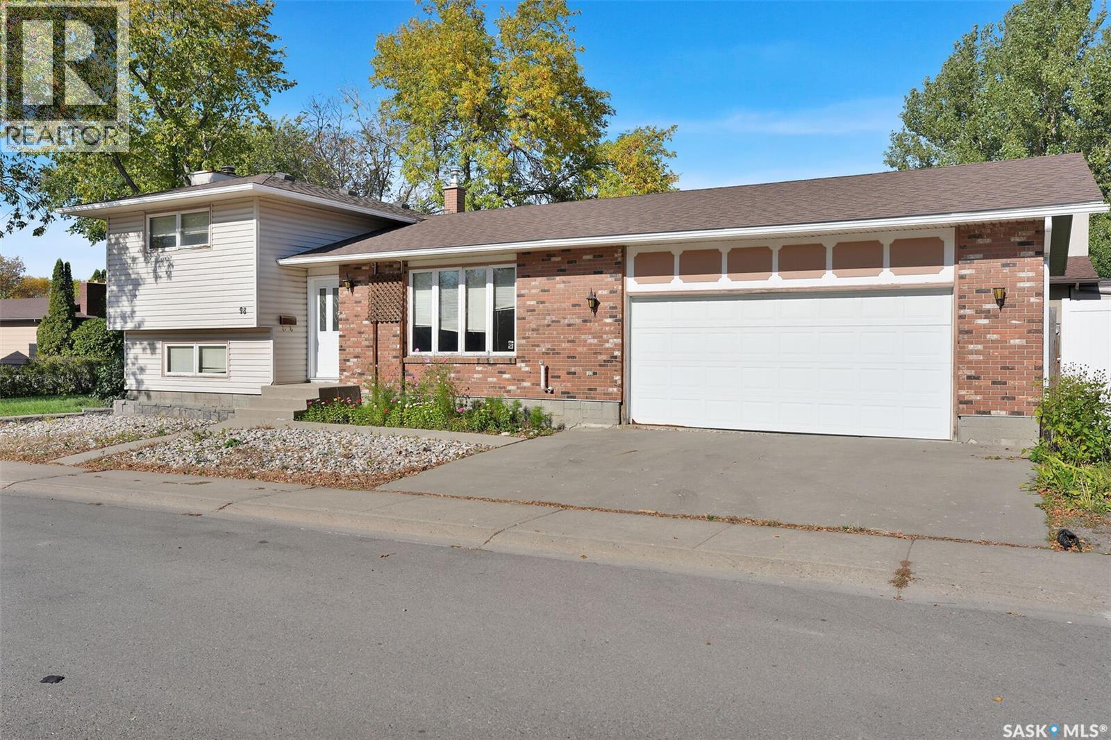 98 Alport CRESCENT - 2