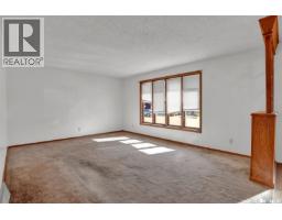 Family room - 98 Alport Crescent, Regina, SK S4R7Y6 Photo 7