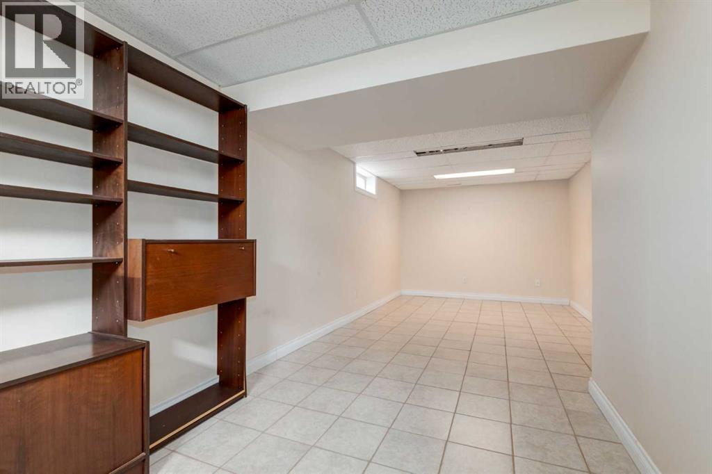 3147 Palliser Drive SW - 23