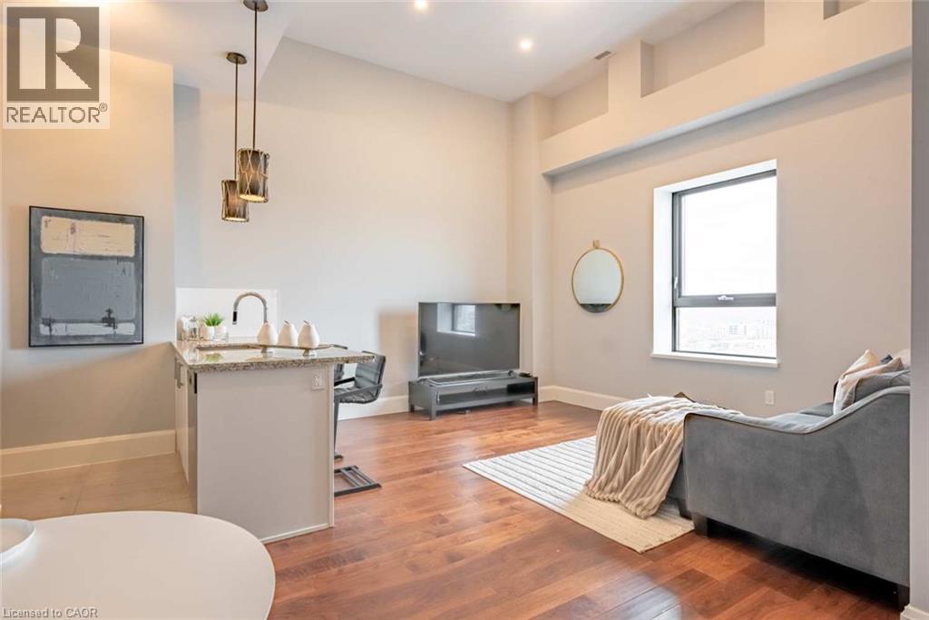 112 King Street East — photo 11