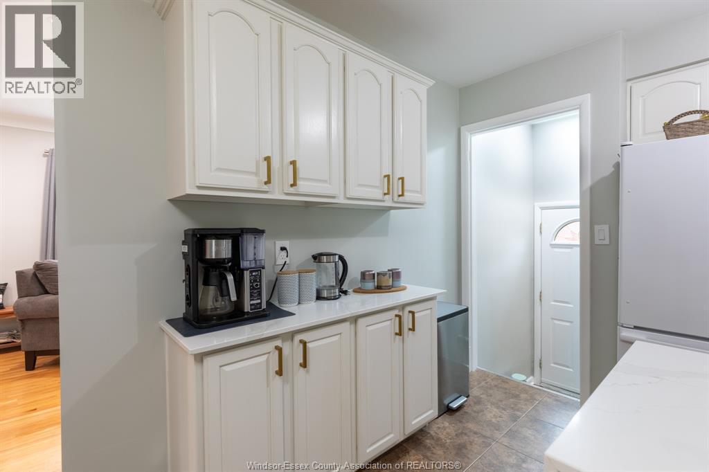554 BERTHA AVENUE - Image 12