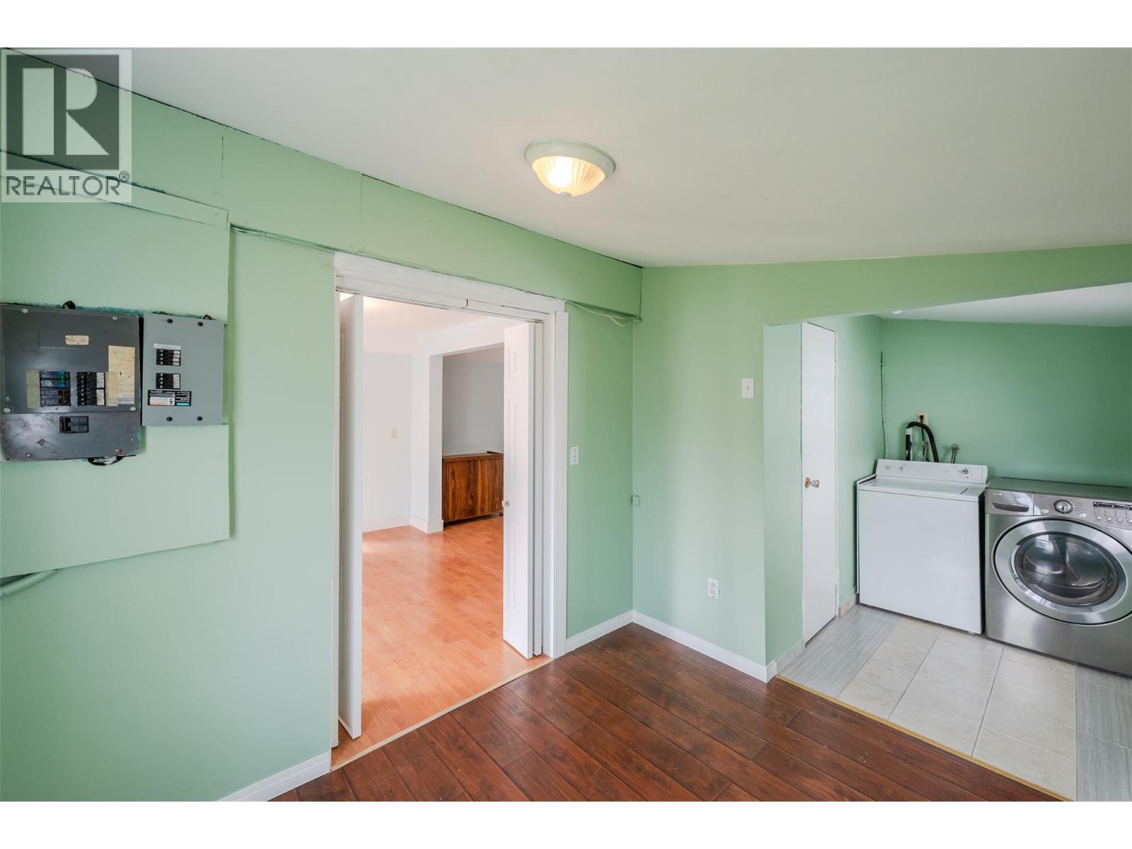 5814 Main Street - 24