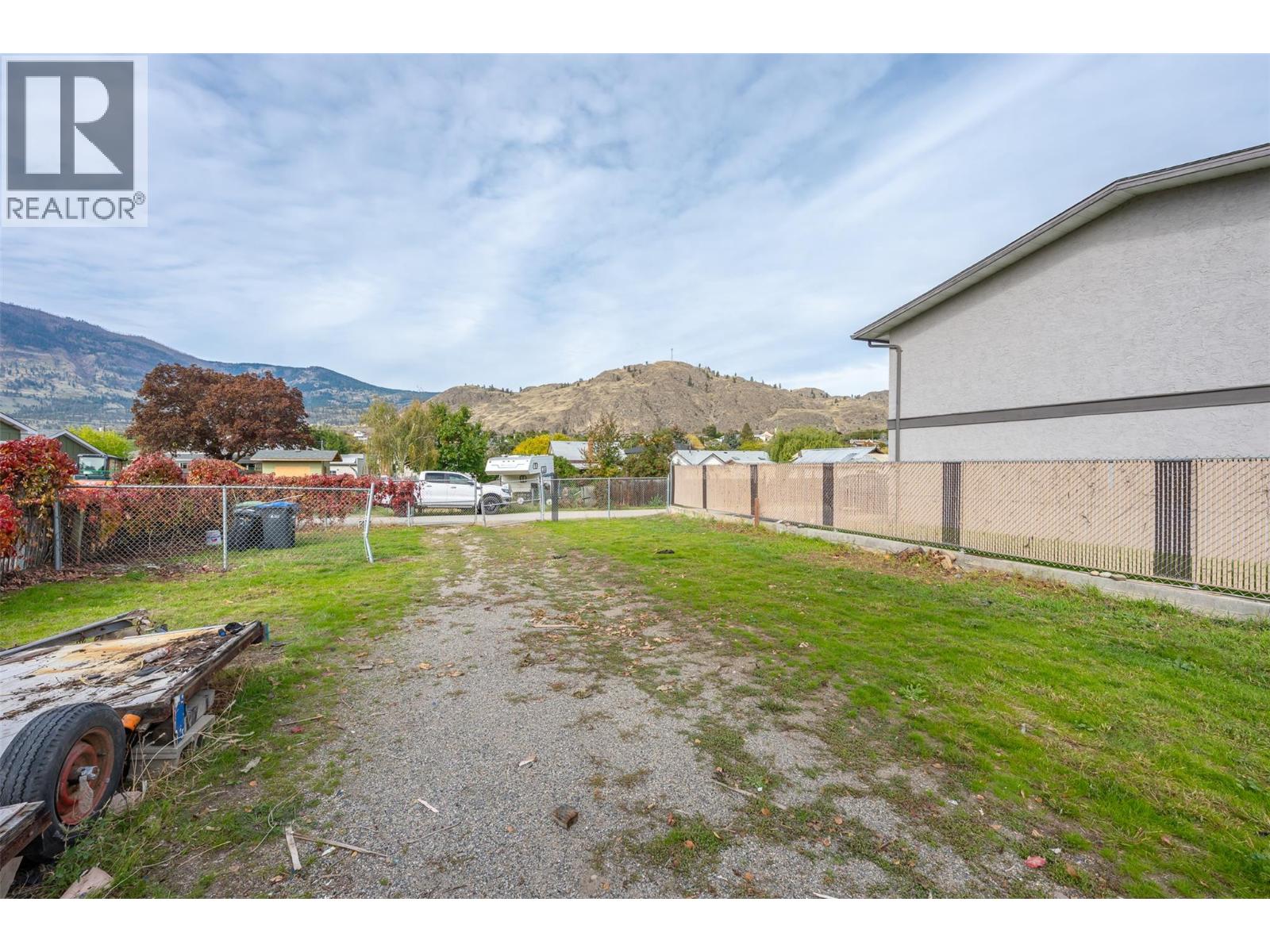 5814 Main Street, Oliver