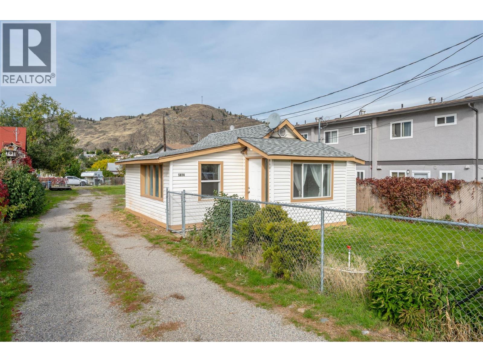 5814 Main Street - 3