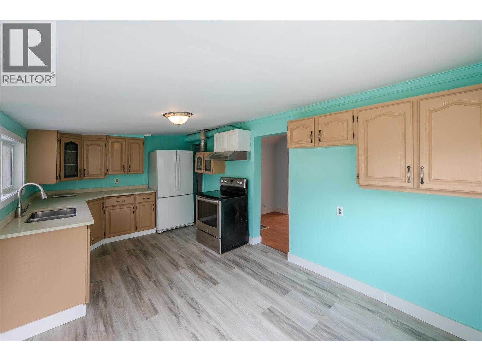 5814 Main Street - 5