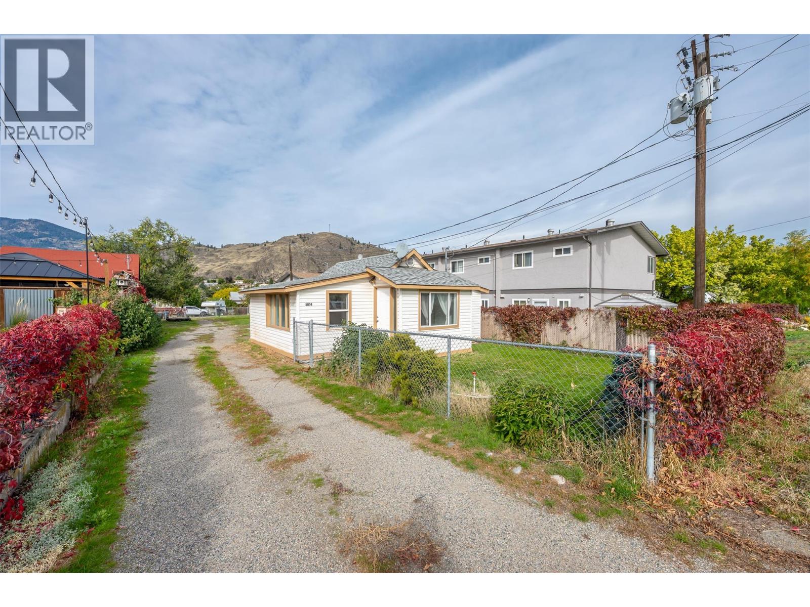 5814 Main Street, Oliver