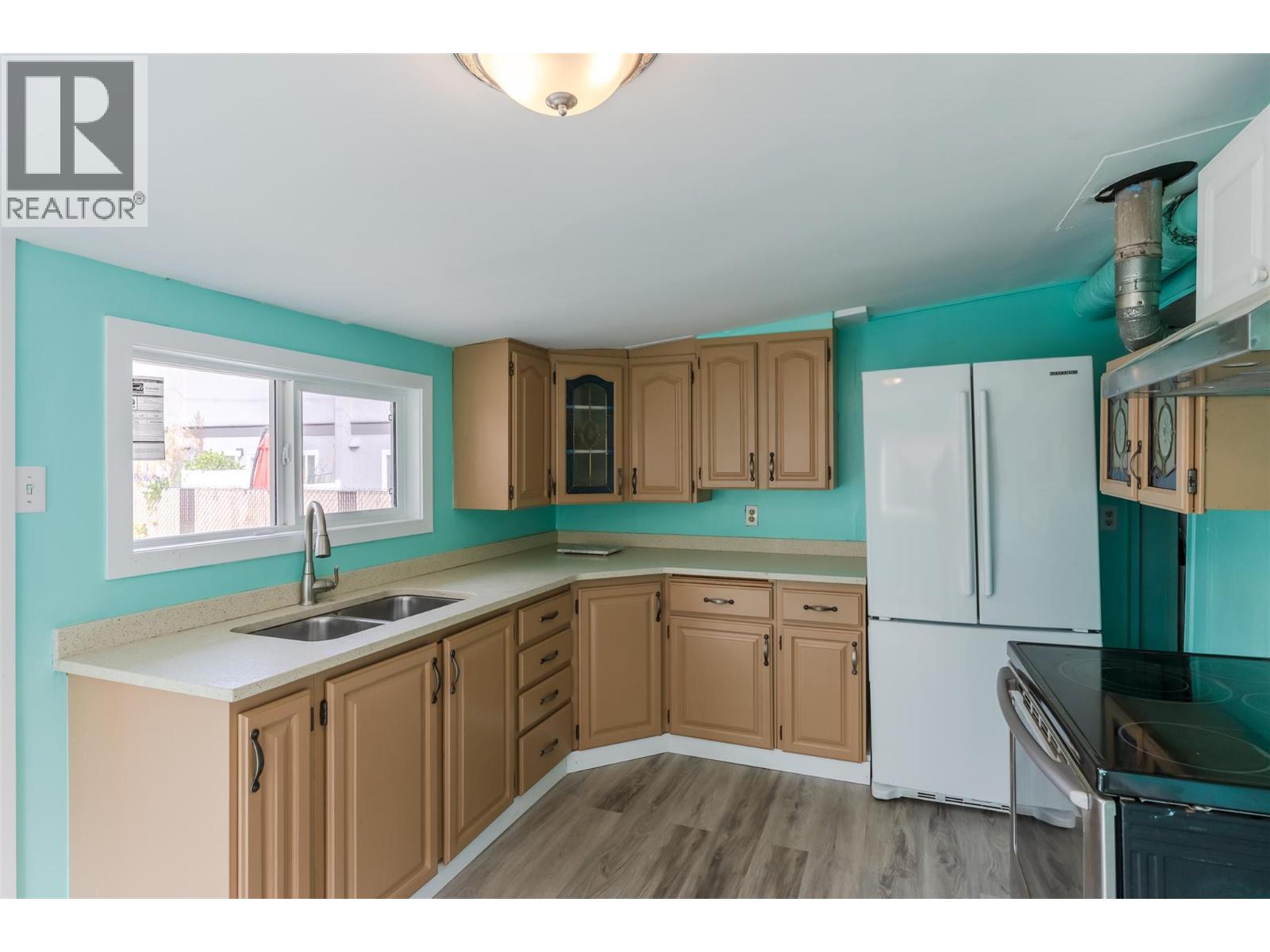 5814 Main Street, Oliver