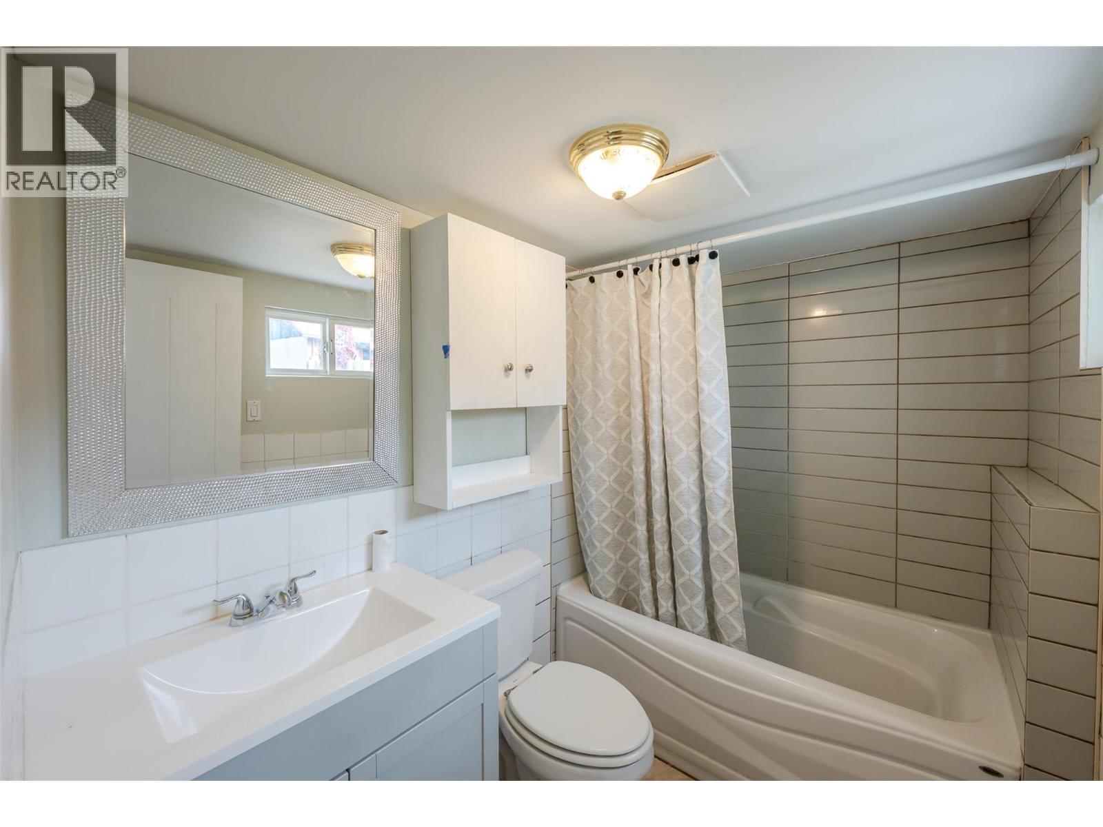 5814 Main Street, Oliver