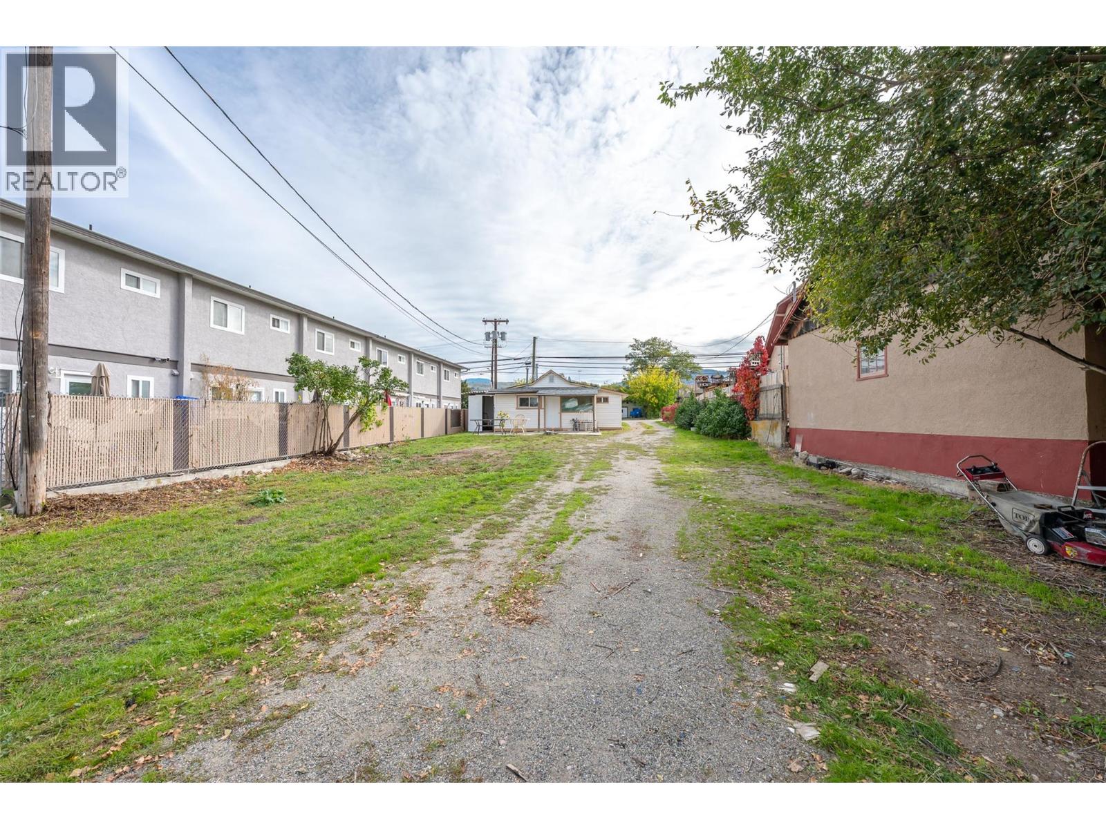 5814 Main Street - 45