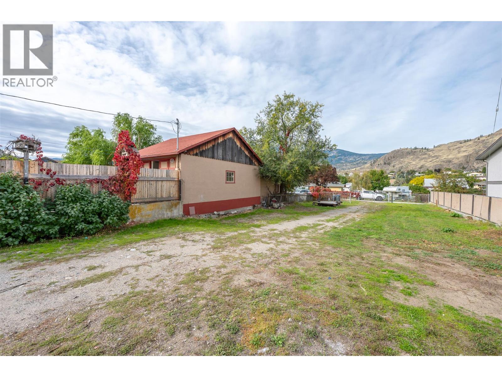 5814 Main Street, Oliver