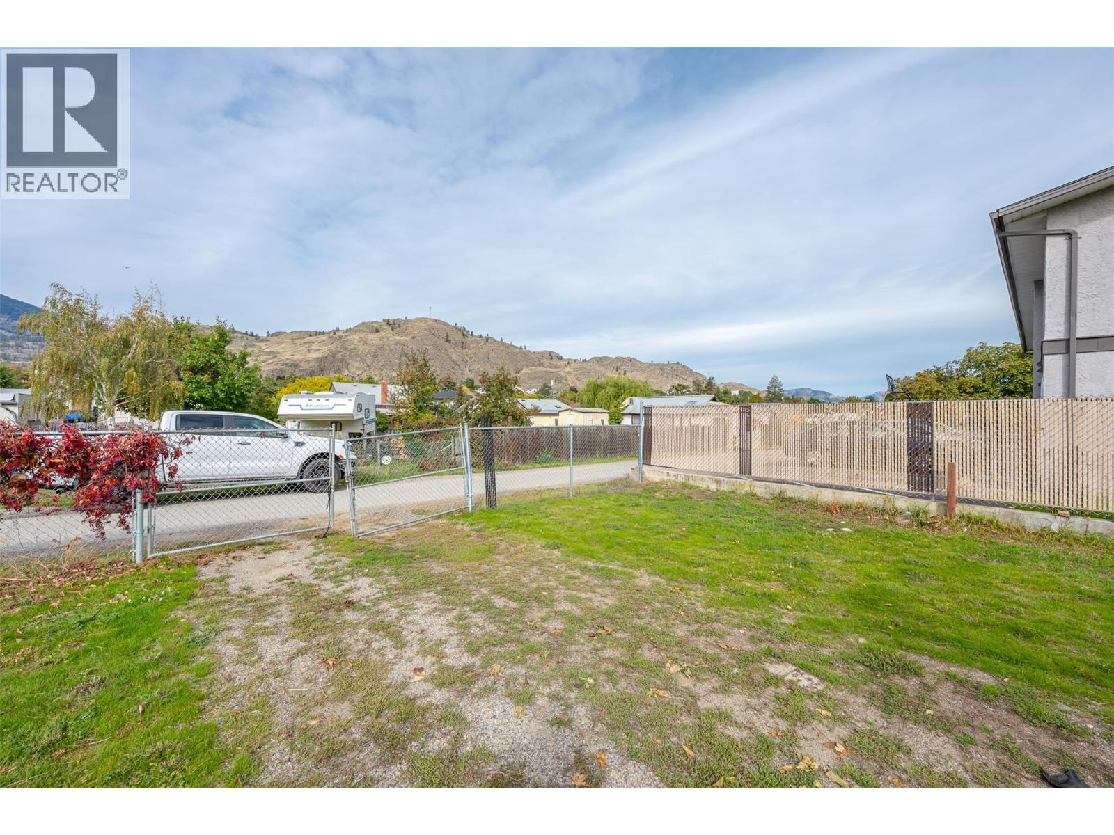 5814 Main Street, Oliver
