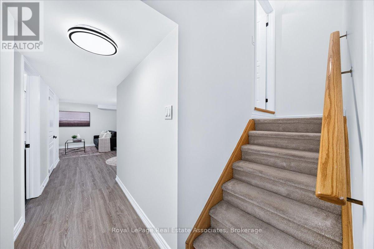 1469 Haws Crescent — photo 29