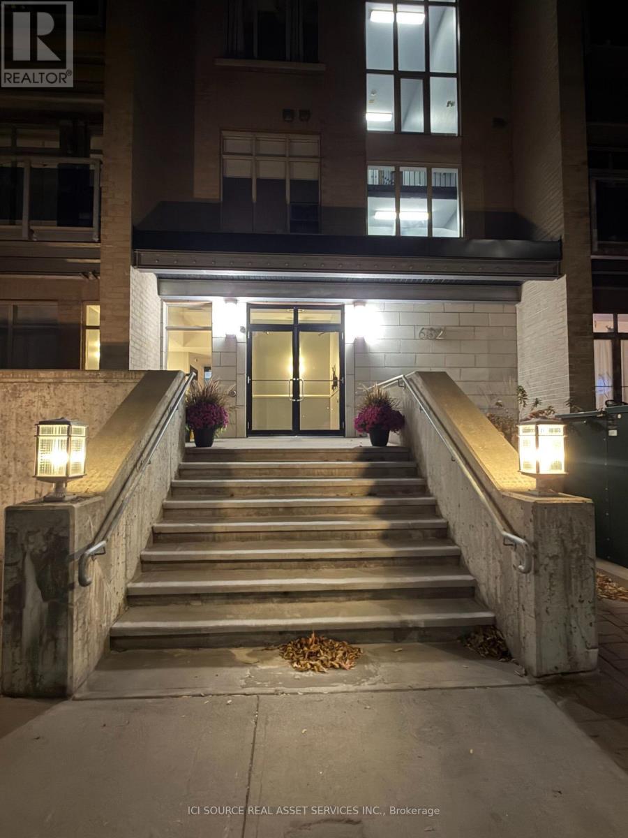 682 Churchill Avenue North — photo 18