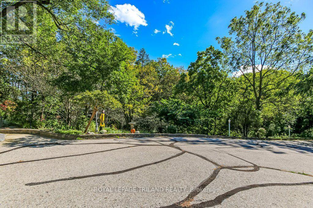 245 CURRIE BOULEVARD - Image 10