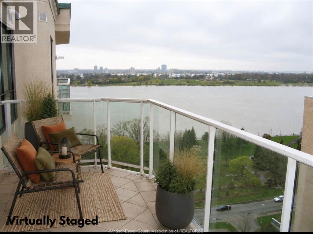 #1406 4789 RIVERSIDE DRIVE East - 36