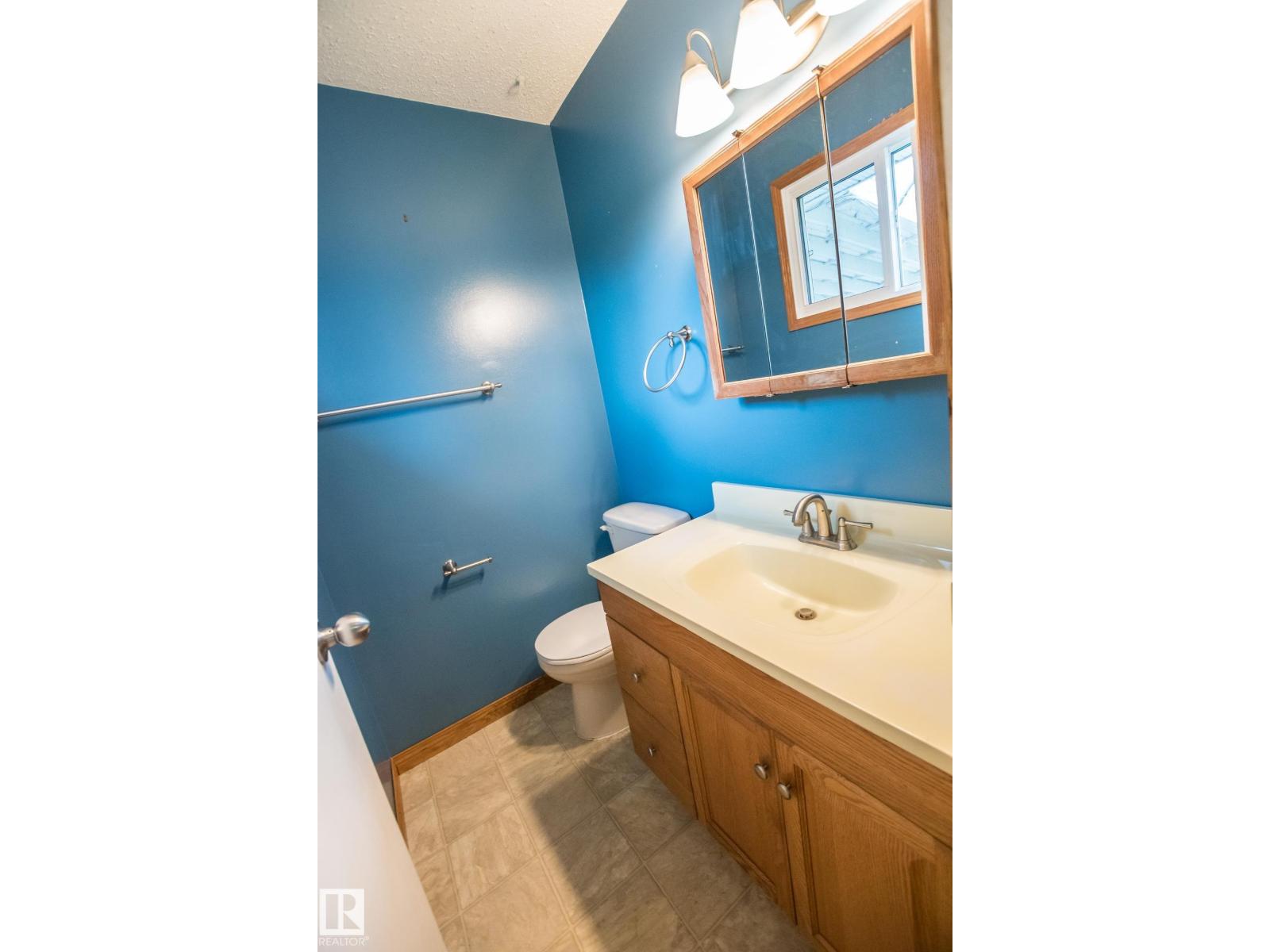 4524 41A ST - Image 11