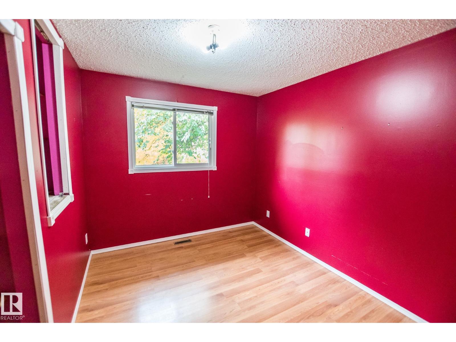 4524 41A ST - 12