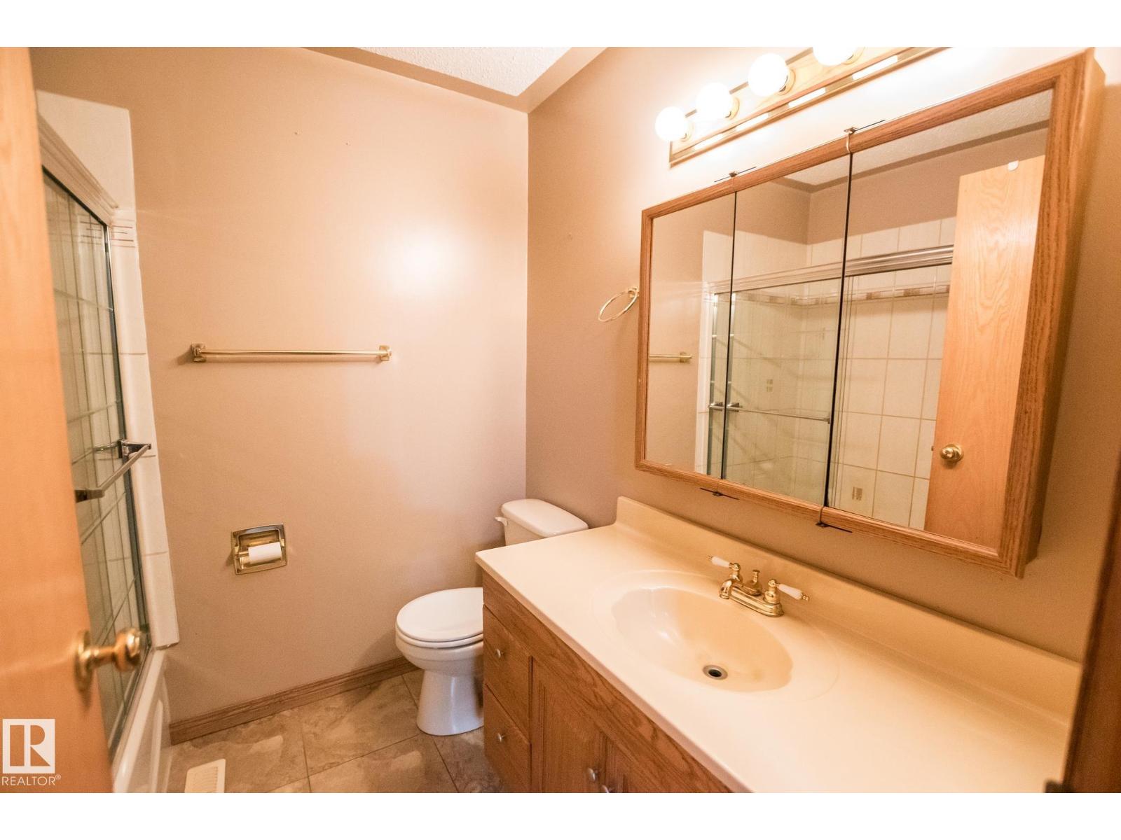 4524 41A ST - Image 13