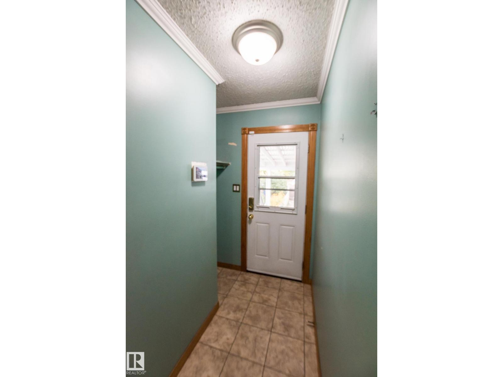 4524 41A ST - 17