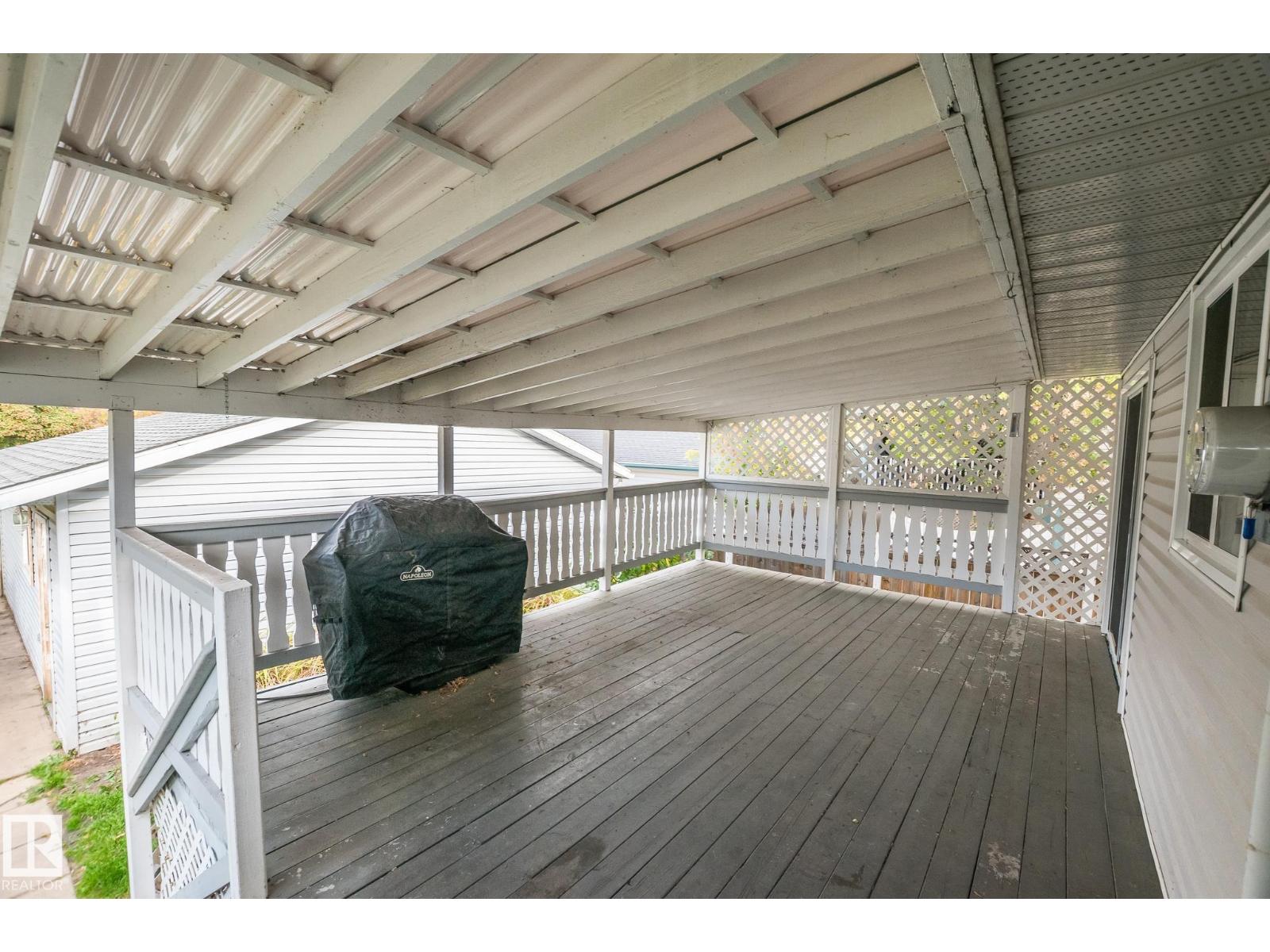 4524 41A ST - Image 30