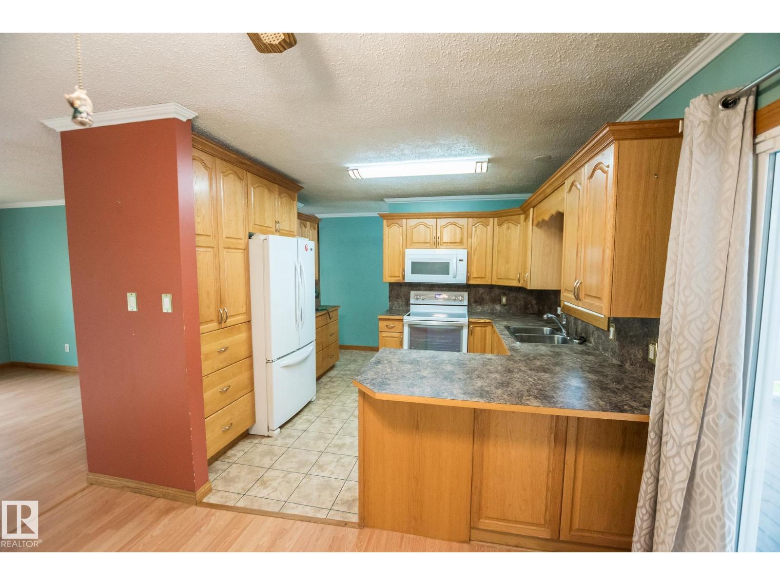 4524 41A ST - 7