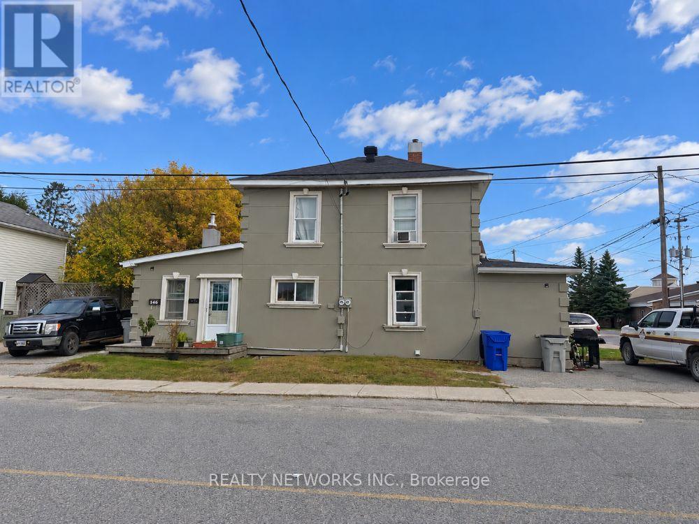 189 BALSAM STREET S - 1