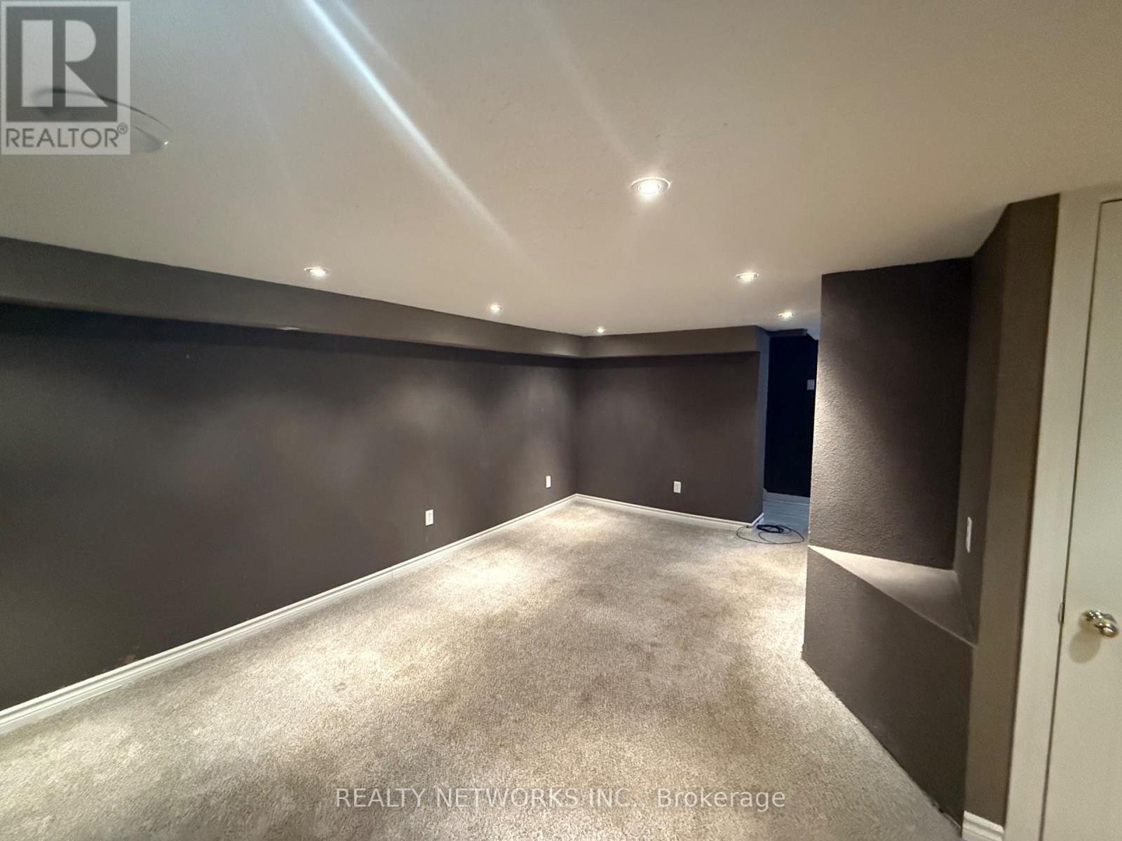 189 BALSAM STREET S - 4