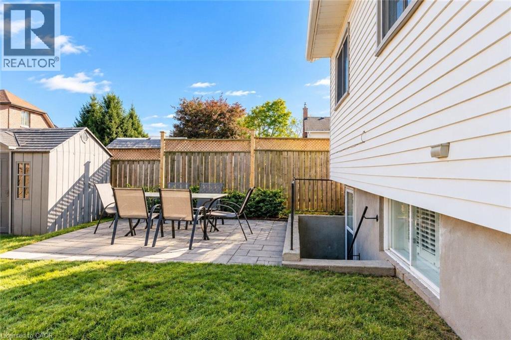 6 SANDRA Crescent - 26