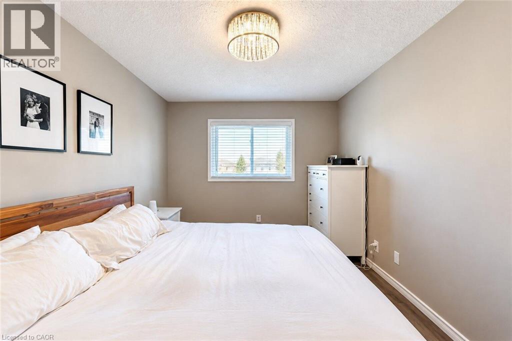 6 SANDRA Crescent - Image 14
