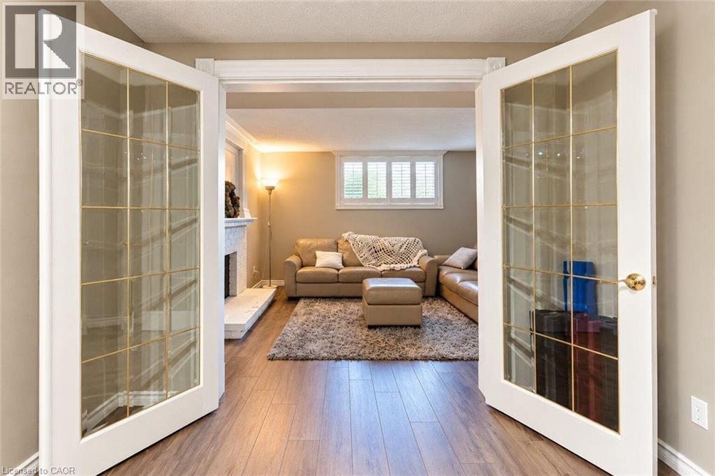 6 SANDRA Crescent - Image 18