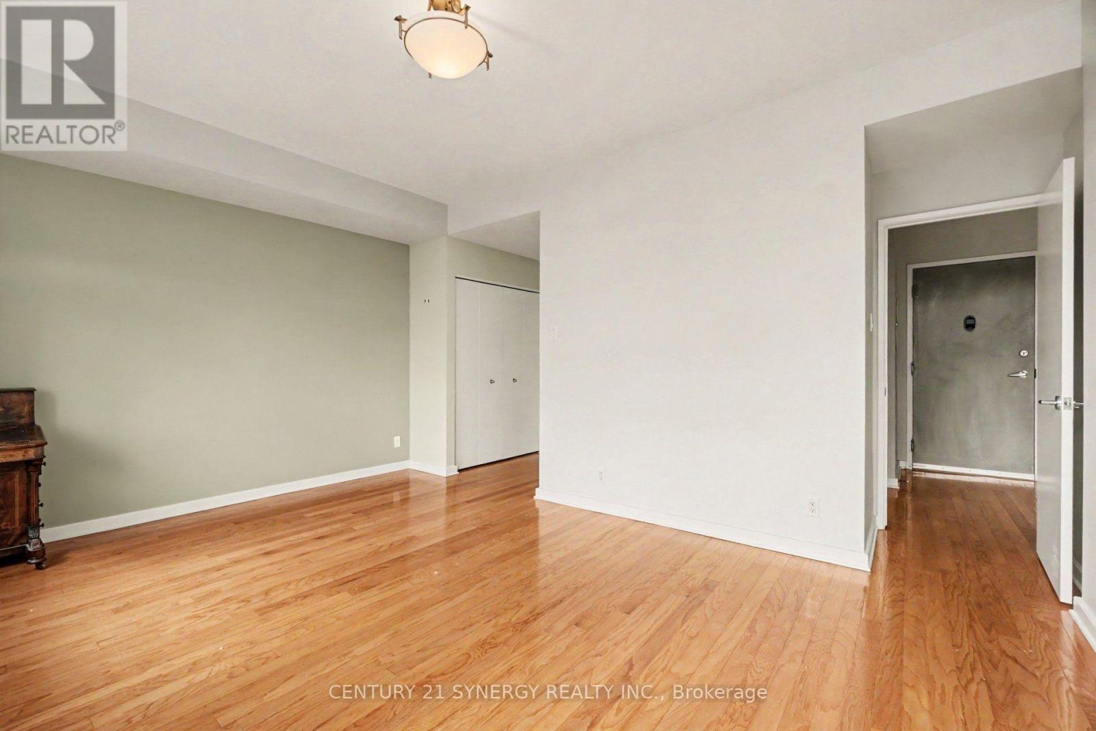 #PH4 150 CAROLINE AVENUE - Image 13