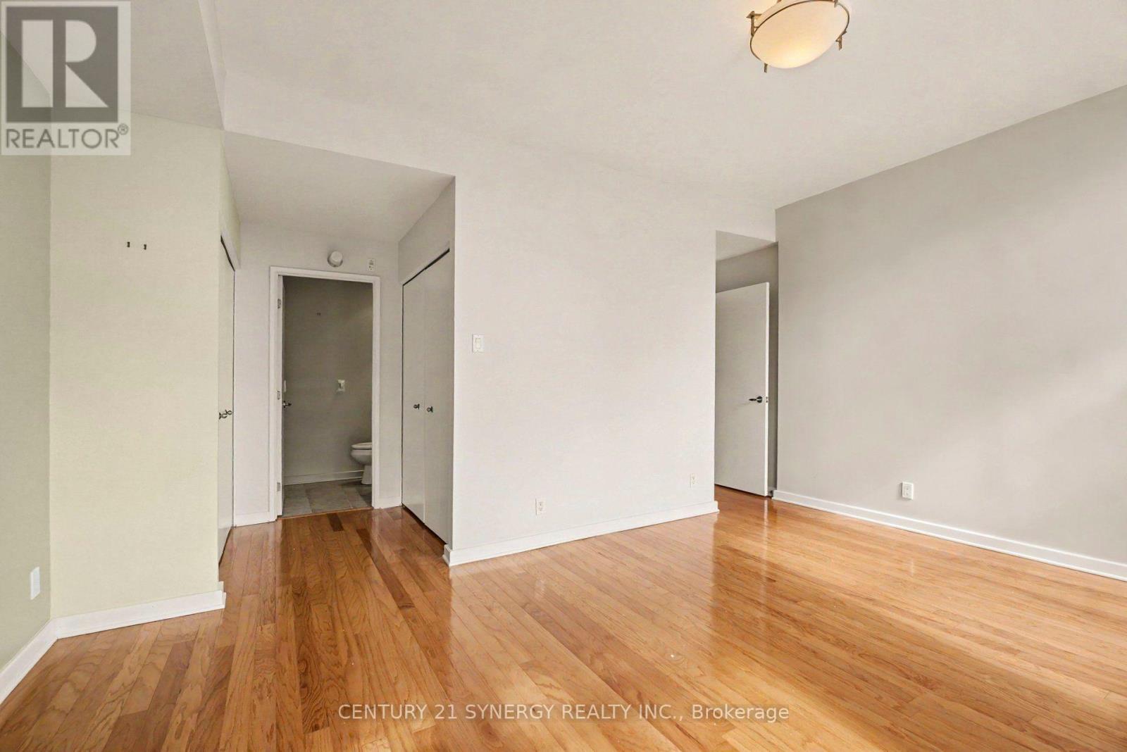 #PH4 150 CAROLINE AVENUE - Image 14