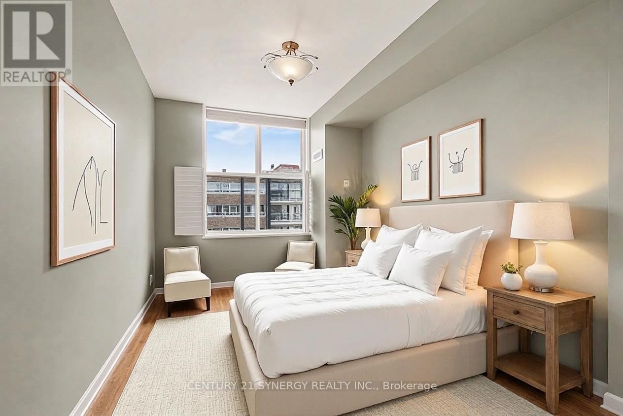 #PH4 150 CAROLINE AVENUE - 16