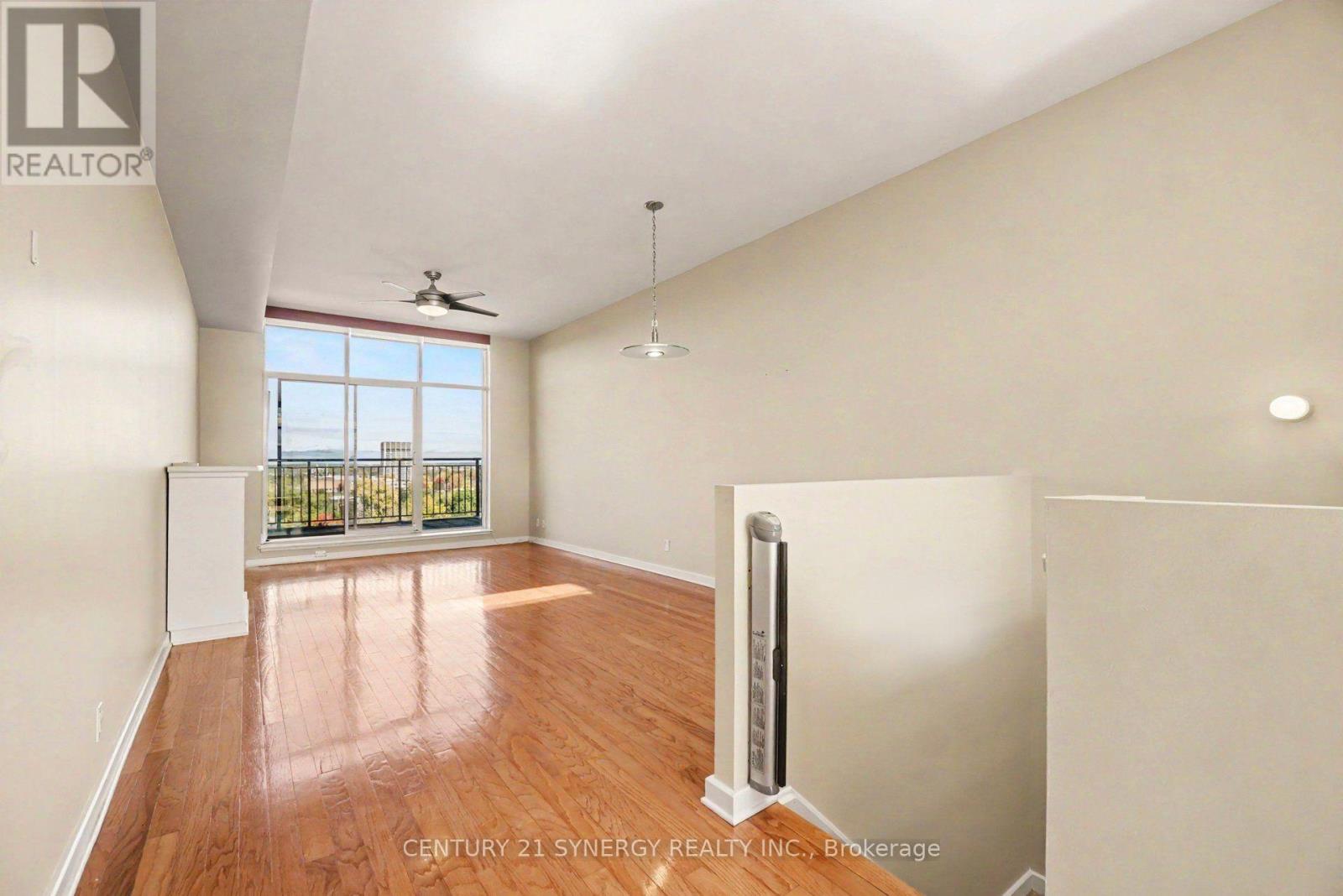 #PH4 150 CAROLINE AVENUE - 20