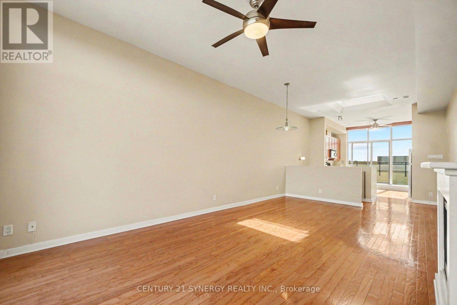 #PH4 150 CAROLINE AVENUE - Image 25