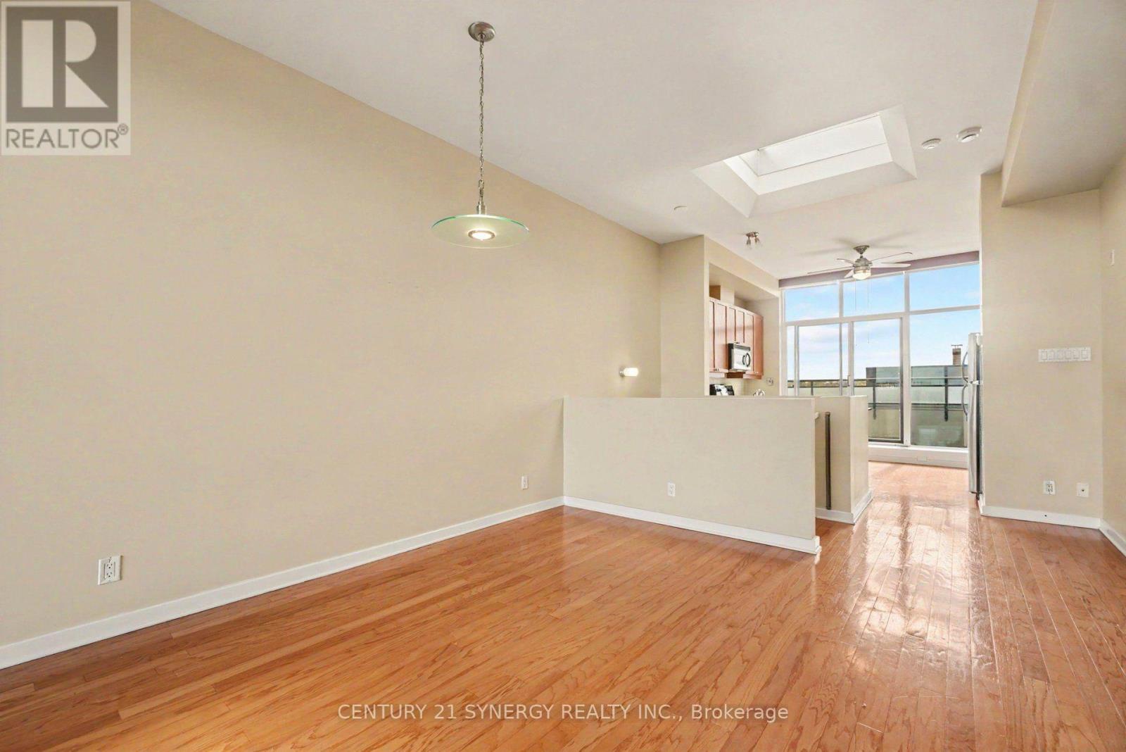 #PH4 150 CAROLINE AVENUE - Image 29