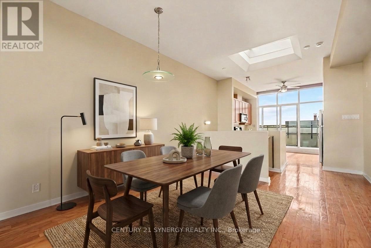 #PH4 150 CAROLINE AVENUE - 30