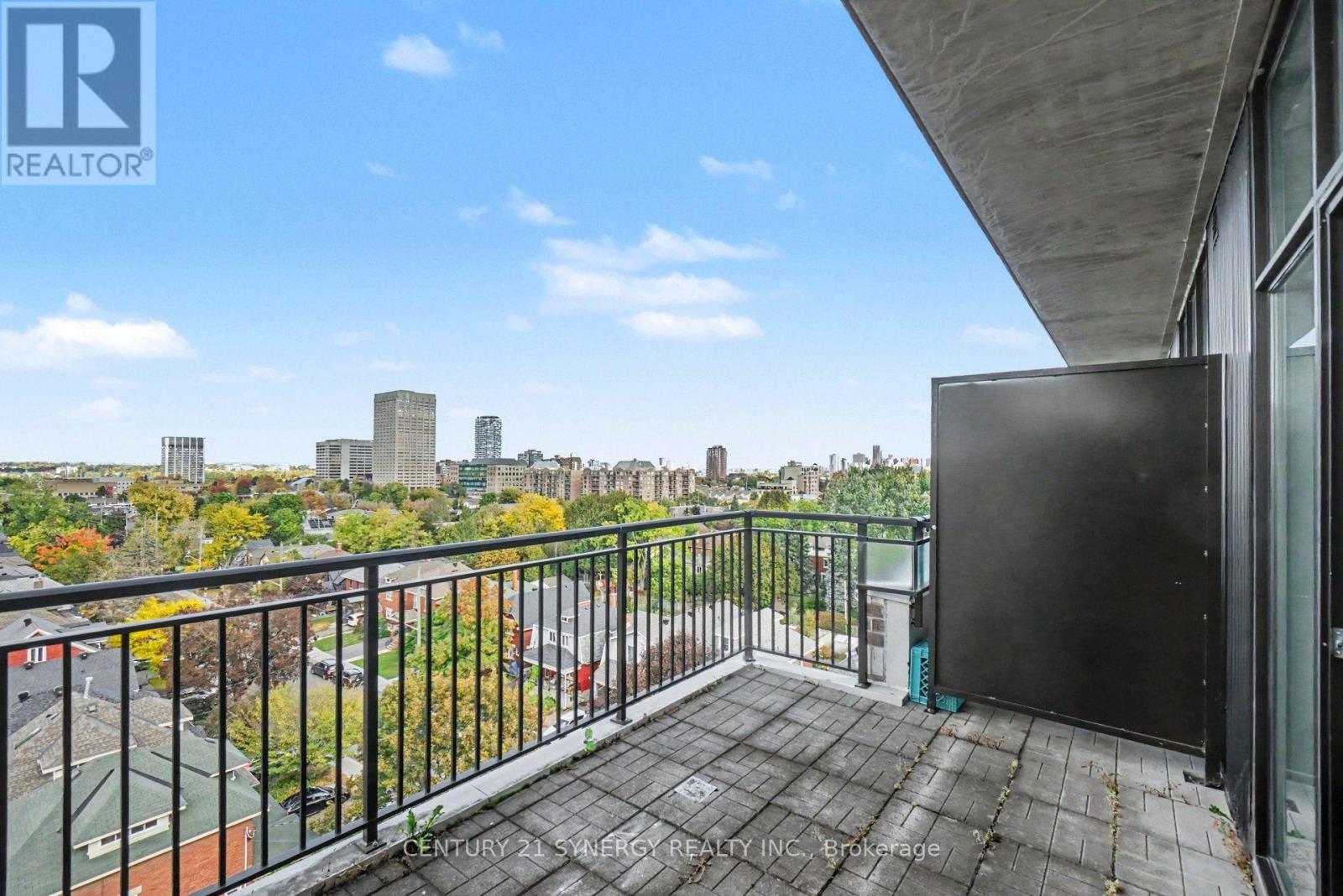 #PH4 150 CAROLINE AVENUE - Image 33