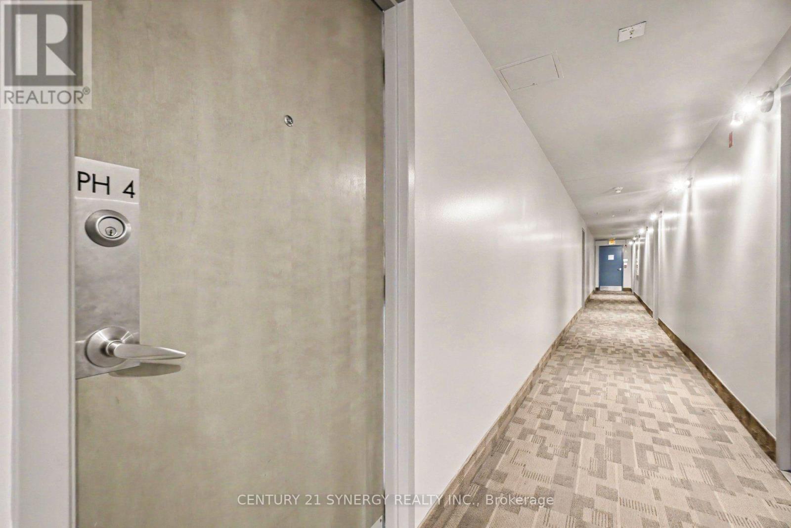 #PH4 150 CAROLINE AVENUE - 5