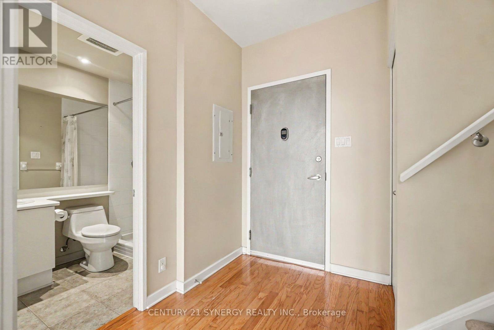 #PH4 150 CAROLINE AVENUE - 7